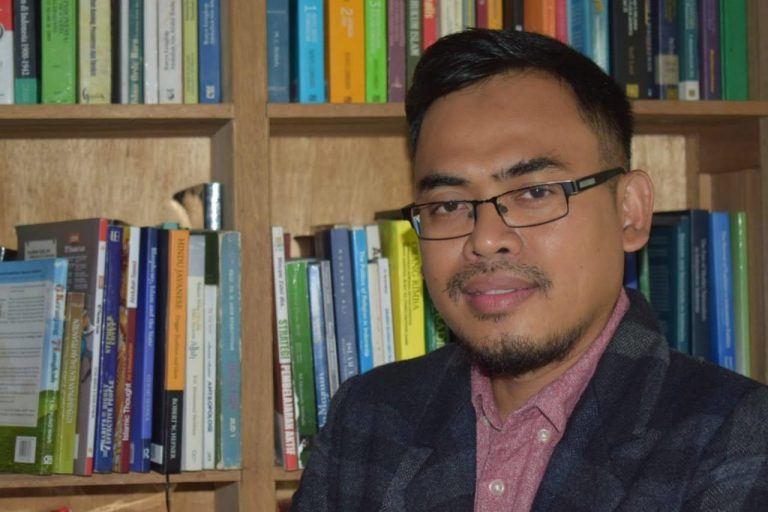 Ade Jaya Suryani