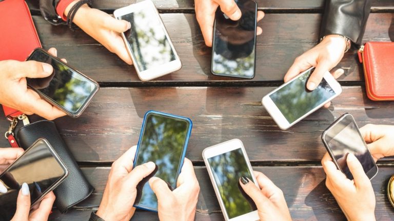Nomophobia (No Mobile Phone Phobia) di UIN Banten