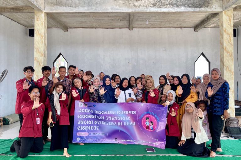 Mahasiswa KUKERTA Kelompok 35 Desa Cisimeut Leuwidamar Bekerjasama dengan BKKBN Provinsi Banten Melaksanakan Pendampingan Pencegahan Stunting