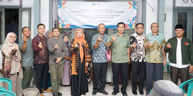 Penyerahan Sertifikasi Halal Hasil Kuliah Kerja Nyata: Dorong Produk Lokal Pandeglang Go Nasional
